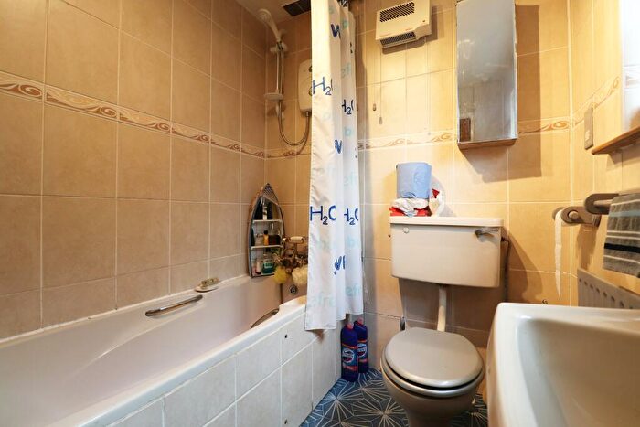 2 Bedroom House For Sale In High Street, Owston Ferry, Doncaster, DN9