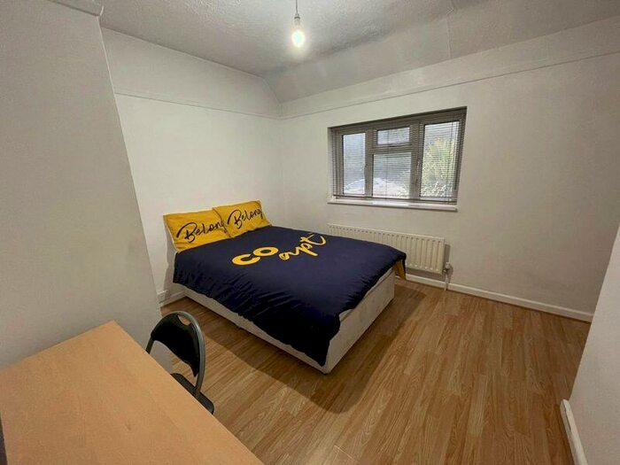 5 Bedroom Terraced House To Rent In Waverley Crescent, Brighton, BN1