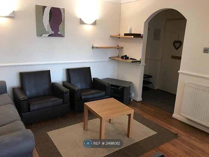 2 Bedroom Flat To Rent In Barking, Barking/Redbridge, IG11