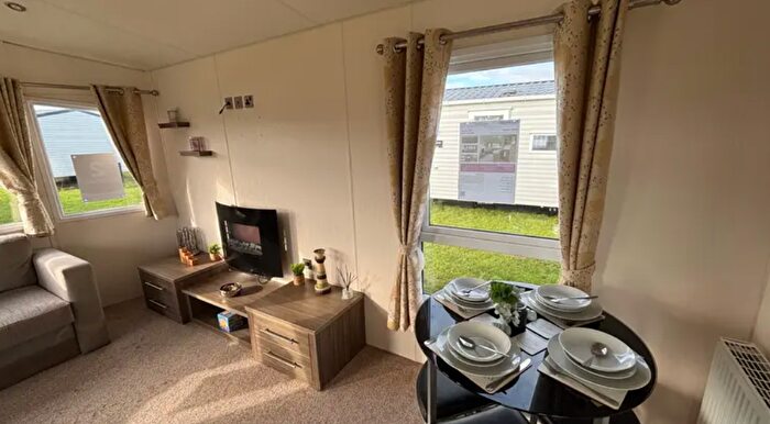 2 Bedroom Park Home For Sale In Seaview Holiday Park, CT5