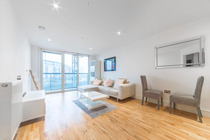 2 Bedroom Flat To Rent In Dowells Street, London, SE10