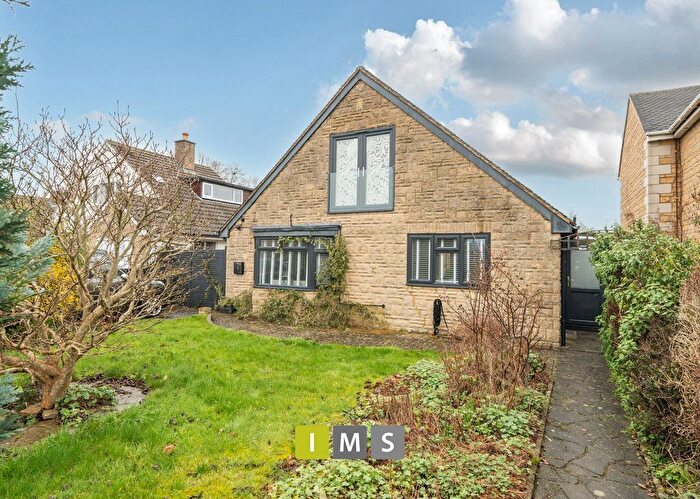 3 Bedroom Detached Bungalow For Sale In Kingsclere Road, Bicester, OX26