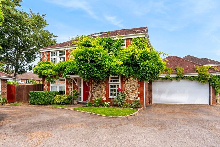 5 Bedroom Detached House For Sale In Manor Park, Staines-Upon-Thames, TW18