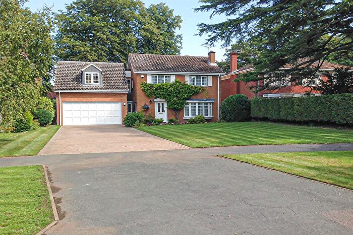 4 Bedroom Detached House For Sale In Falmouth Gardens, Newmarket, CB8