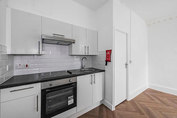 Studio To Rent In Colebrooke Row, London, N1