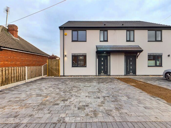 3 Bedroom Semi-Detached House To Rent In Watch House Lane, Doncaster, South Yorkshire, DN5