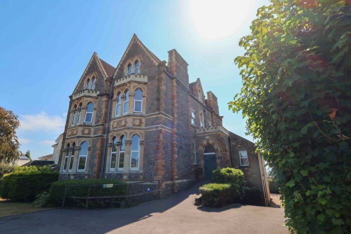 2 Bedroom Flat For Sale In Princes Road, Clevedon, BS21