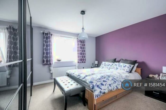 4 Bedroom Terraced House To Rent In Buttercup Avenue, St. Neots, PE19