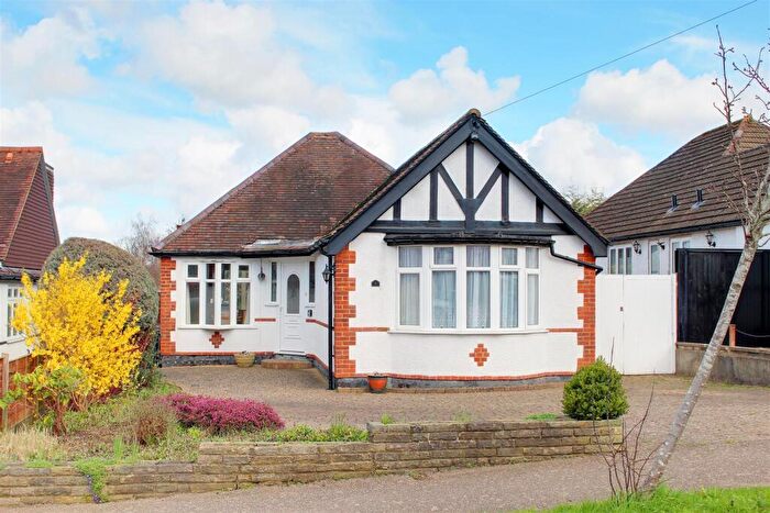 2 Bedroom Detached Bungalow For Sale In Ladbrooke Drive, Potters Bar, EN6