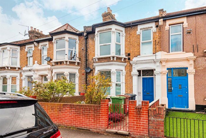 2 Bedroom Apartment To Rent In Grove Green Road, Leytonstone, E11