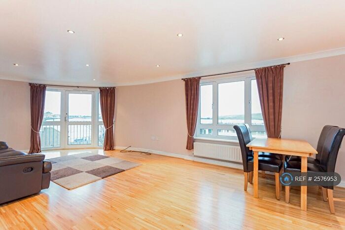 2 Bedroom Flat To Rent In Wharfside Close, Erith, DA8