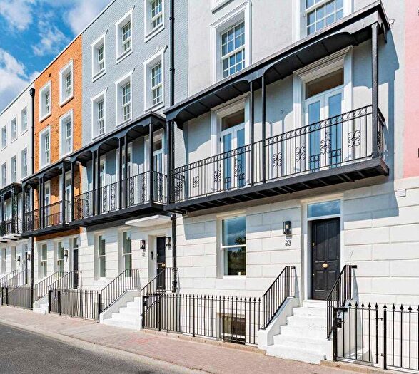 2 Bedroom Flat For Sale In Albion Place, Ramsgate, Ramsgate, CT11