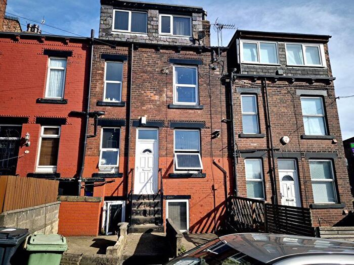 5 Bedroom Terraced House For Sale In Woodside Avenue, Leeds, LS4