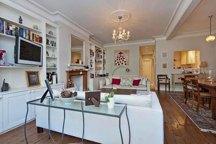 2 Bedroom Flat To Rent In Sinclair Road, London, W14