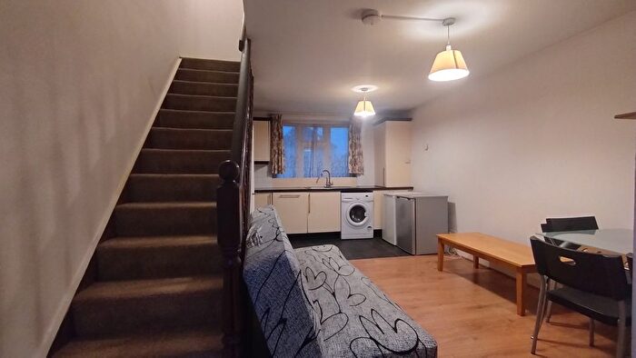 1 Bedroom Property To Rent In Sycamore Avenue, London, W5
