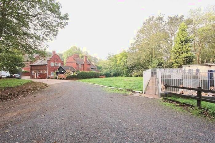 3 Bedroom Cottage To Rent In Wentbridge Lane, WF8