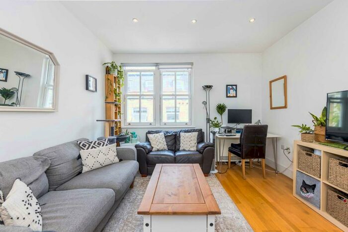2 Bedroom Apartment To Rent In Kingsland Passage, Dalston Junction, E8
