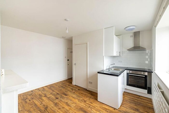 Studio To Rent In Earlswood Road, Redhill, RH1