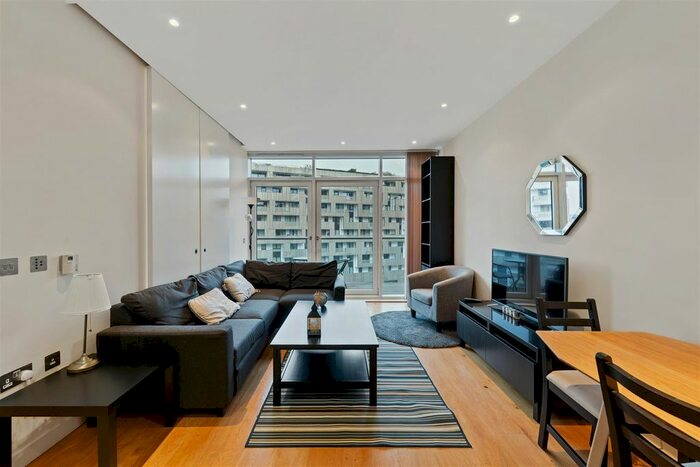 2 Bedroom Flat To Rent In Hepworth Court, Gatliff Road, Grosvenor Waterside, SW1W