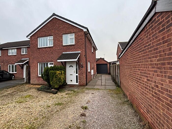 3 Bedroom Detached House To Rent In Repton Close, Chesterfield, S40
