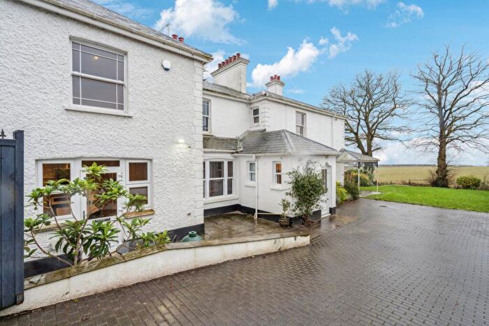 4 Bedroom Semi Detached House For Sale In Heath End Road, Flackwell Heath, High Wycombe, Buckinghamshire, HP10