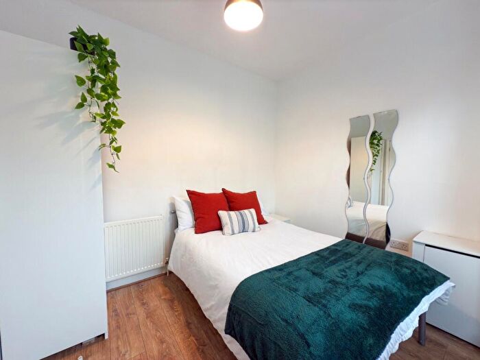 5 Bedroom House To Rent In Deramore Street, Manchester, M14