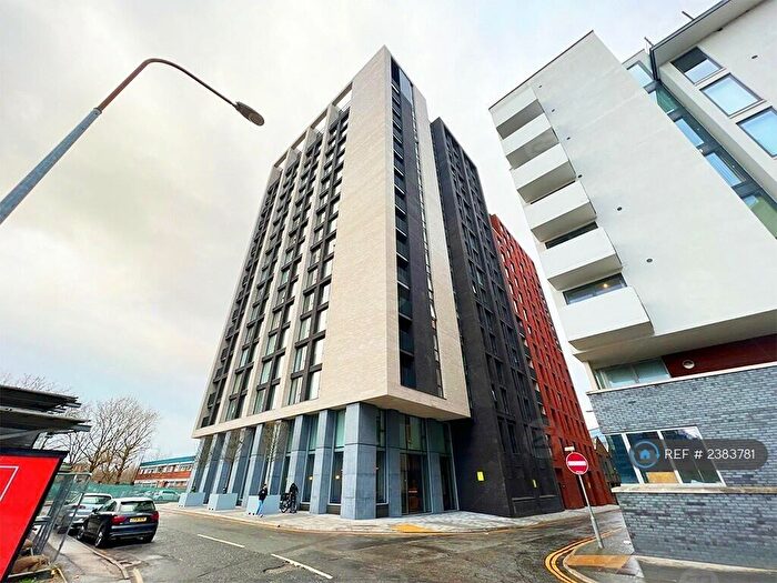 1 Bedroom Flat To Rent In Queen Street, Salford, M3