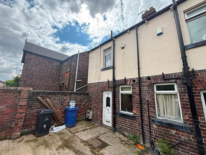 2 Bedroom House To Rent In College Terrace, Darfield, S73