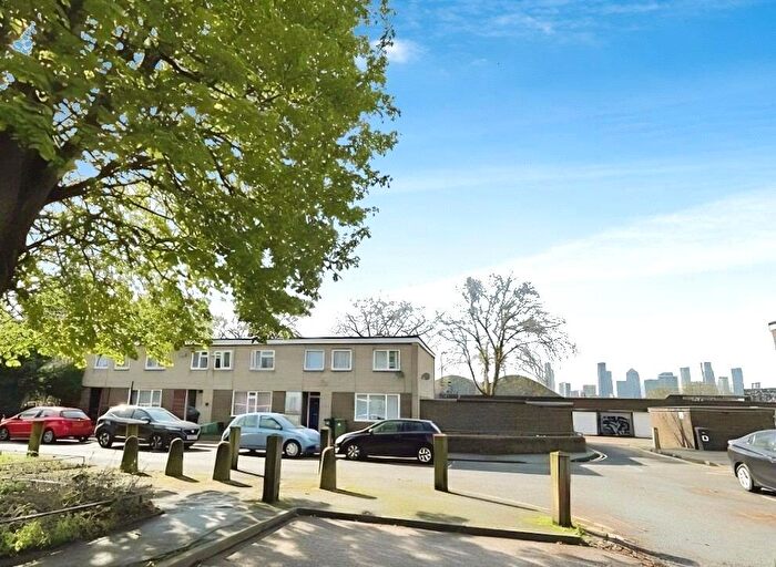 4 Bedroom Terraced House For Sale In Dacca Street, London, SE8