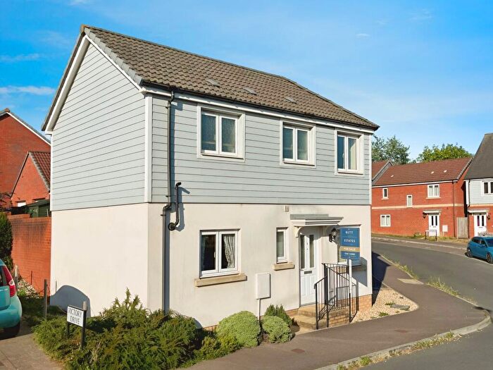 3 Bedroom Detached House For Sale In Vernon Crescent, Exeter, EX2