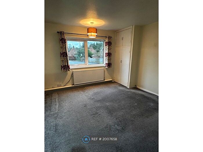 2 Bedroom Flat To Rent In Chiltington Court, Horsham, RH12