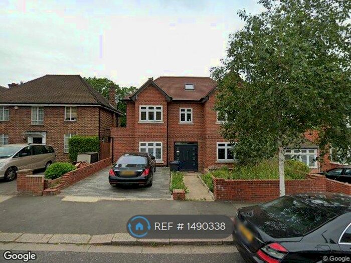 Studio To Rent In Ealing, London, W5