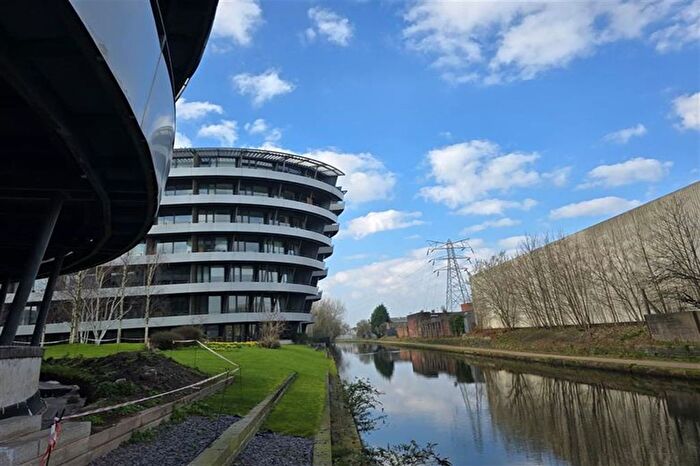 1 Bedroom Flat For Sale In Woodfield Road, Altrincham, WA14