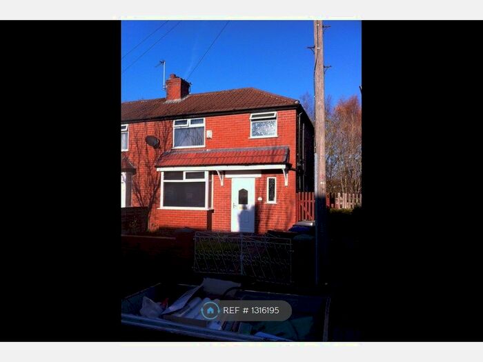 3 Bedroom Semi-Detached House To Rent In Oakfield Avenue, Droylsden, Manchester M43