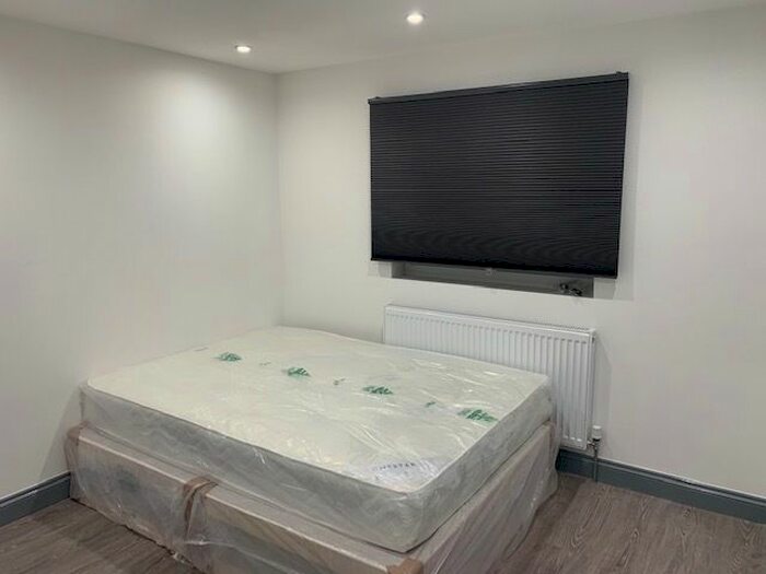 1 Bedroom Studio To Rent In Dalmally Road, Addiscombe, Croydon, CR0