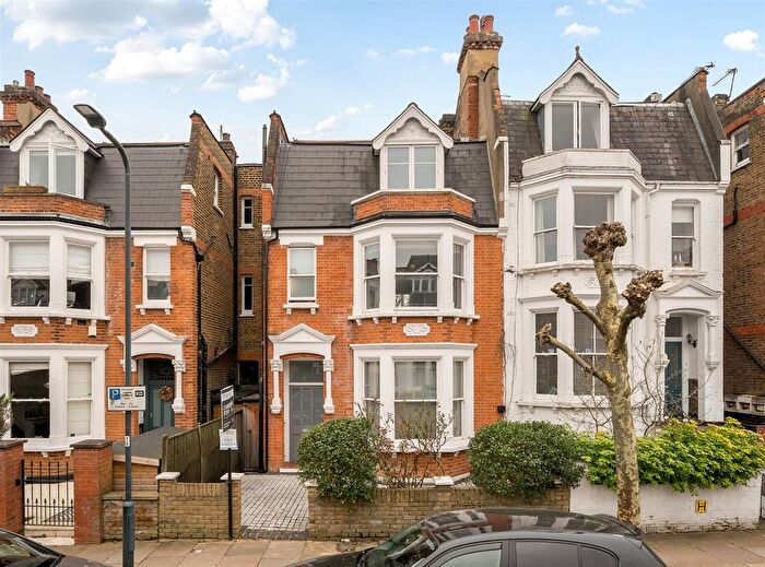 6 Bedroom Terraced House For Sale In Dyne Road, London, NW6