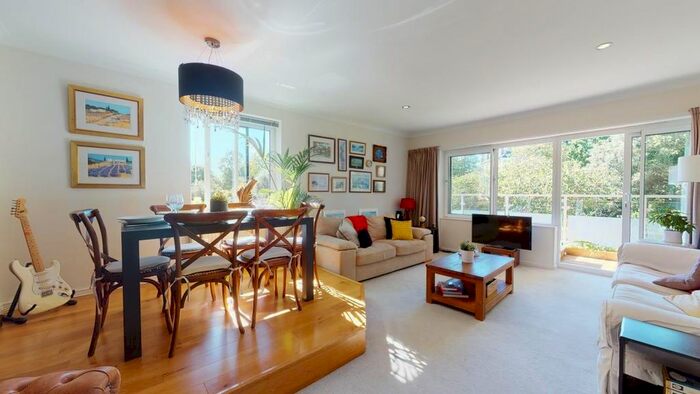 2 Bedroom Flat To Rent In Cambridge Park, Twickenham, TW1