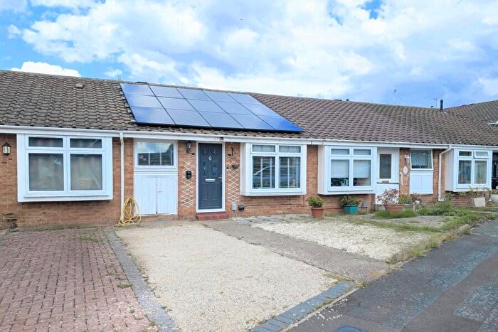 2 Bedroom Bungalow To Rent In Woking, Surrey, GU21