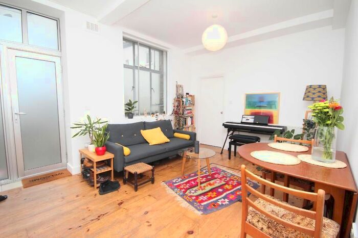 1 Bedroom Flat To Rent In Bradbury Mews, Dalston, London, N16