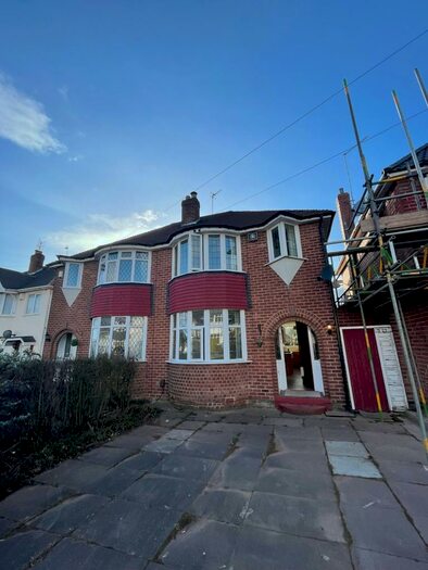 3 Bedroom Semi-Detached House To Rent In White Road, Birmingham, B32