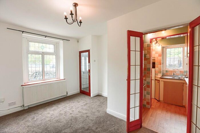 1 Bedroom End Of Terrace House For Sale In North Street, Yeadon, LS19