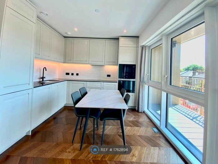 2 Bedroom Flat To Rent In Ashdown Road, Kingston Upon Thames, KT1