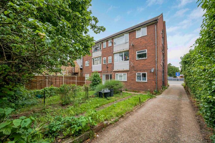 2 Bedroom Flat To Rent In High Street, Cowley, Uxbridge, UB8