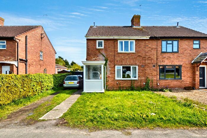 3 Bedroom Semi-Detached House For Sale In Oldham Drive, Spalding, PE11