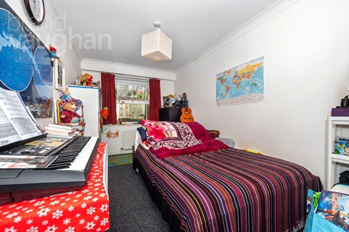 2 Bedroom Flat To Rent In Davigdor Road, Hove, East Sussex, BN3
