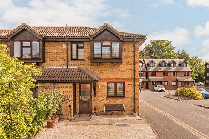 3 Bedroom Terraced House For Sale In Ashbourne Road, Tooting, CR4