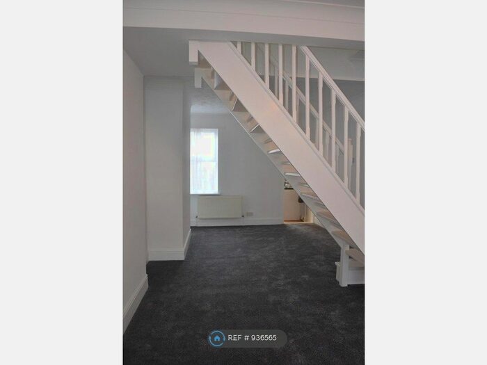 2 Bedroom Terraced House To Rent In Cambridge Road, Lowestoft NR32