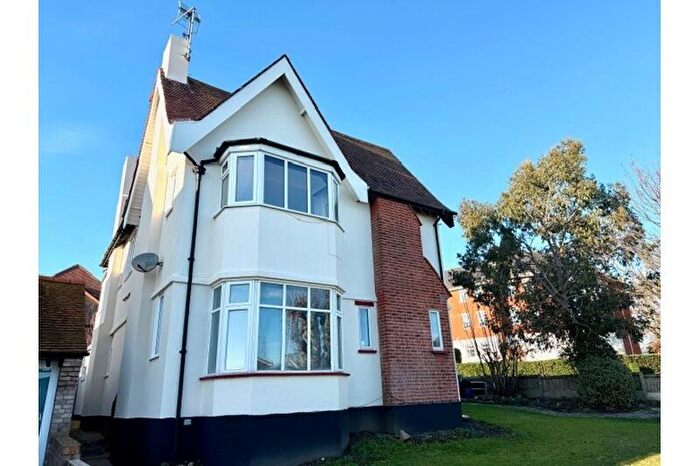 2 Bedroom Apartment To Rent In The Drive, Westcliff-on-Sea, SS0