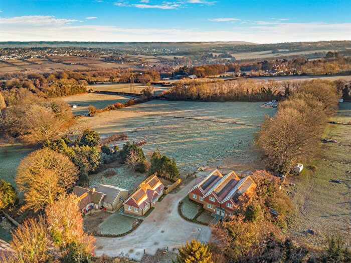 2 Bedroom Property For Sale In Charlton Lane, West Farleigh, Maidstone, ME15