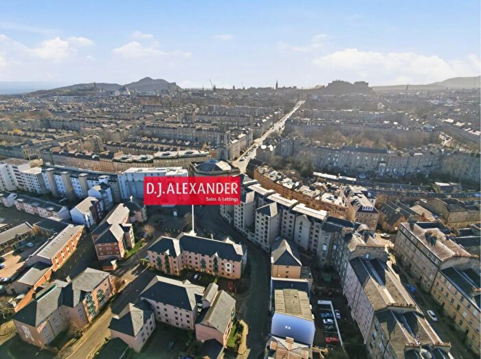 3 Bedroom Flat For Sale In / Silvermills, Stockbridge, Edinburgh, EH3